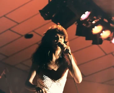 A cantora Simone e a Orquestrada Tabajara no palco
do Ouro Verde, na noite de inauguração em 1985