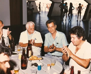 o Bar do Clube, um dia após inauguração, Anibal Deoclecia Borges (Biba), Dr. José Spósito, Dr. Marcos Milograna e Pedro Zanin